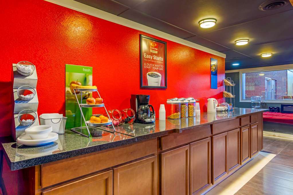 Oyo Hotel Goodland Ks Hwy 24 Restaurant photo